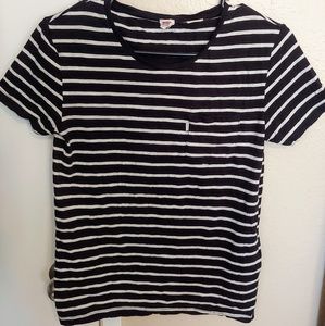 Levis Perfect Pocket Tee Shirt